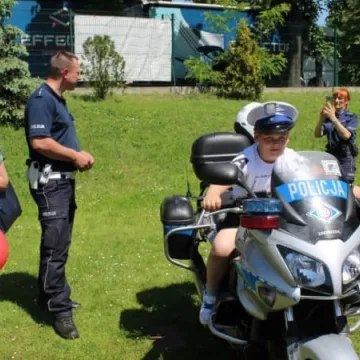 Barwny korowód z okazji Dnia Dziecka