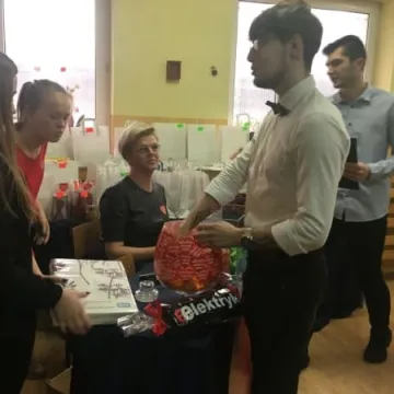 Licytacje dla WOŚP w ZSE-E w Radomsku