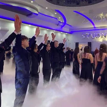 Szampańska zabawa studniówkowa ZSE w Radomsku