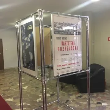 Tadeusz Różewicz w fotograficznym obiektywie