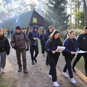 W gminie Przedbórz poszukiwali pieczonego ziemniaka