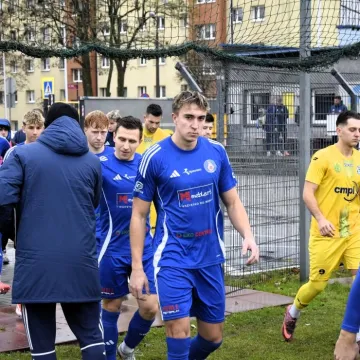 Lider nie zawiódł. RKS pewnie wygrywa z Omegą Kleszczów