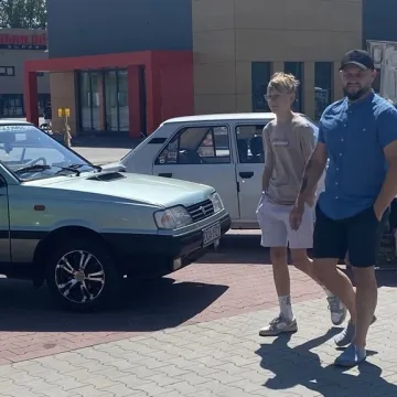 Auto - Moto Weteran 6.  W Radomsku zaparkowały motoryzacyjne legendy