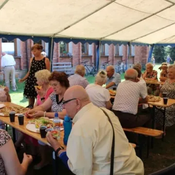 Piknik integracyjny dzieci i seniorów RUTW SAN