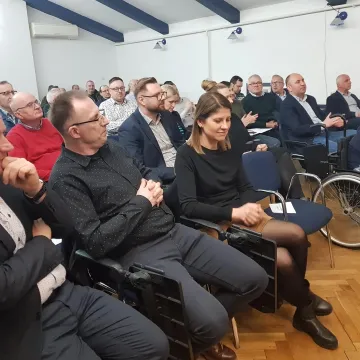 W Radomsku debatowano nad przyszłością starego basenu