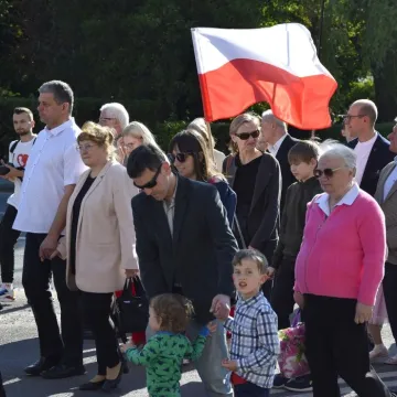 „Życie Łączy”. Mieszkańcy Radomska w Marszu dla Życia i Rodziny