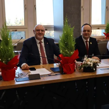 Budżet Radomska na 2026 rok przyjęty. 19 radnych „za”