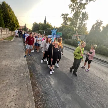 Wierni z Lgoty Wielkiej pielgrzymują na Jasną Górę