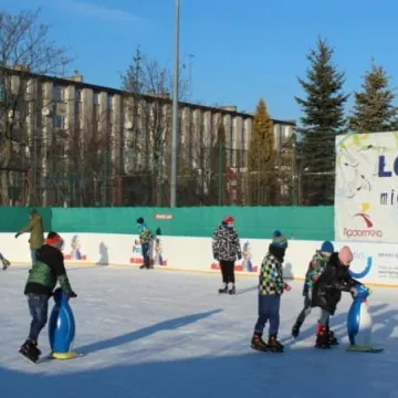 Dzień Babci i Dziadka na lodowisku