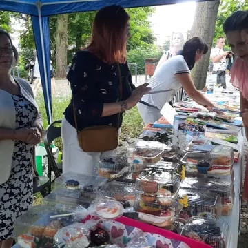 Kiermasz dla Mateusza Czapli w Parku Świętojańskim w Radomsku