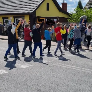 Komisarz Błysk uczył dzieci z Kobiel Wielkich