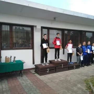 Zawodnicy „10-ki” na podium
