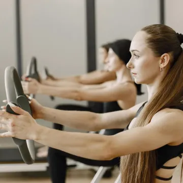 Studio pilates – nowy trend w fitness i zdrowym stylu życia