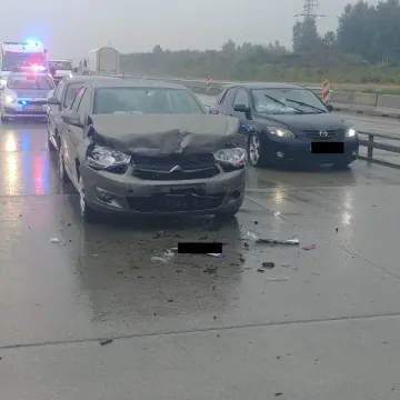 Trzy samochody zderzyły się na DK1 niedaleko Kamieńska