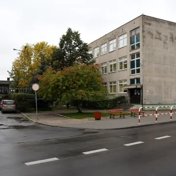 Piotrków Tryb.: totalna metamorfoza SP12 i II LO