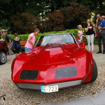 Zabytkowe pojazdy zaparkowały w Radomsku