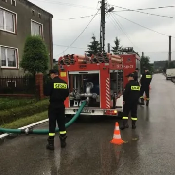 Zalane domy, rondo i uszkodzona obwodnica