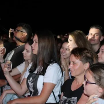 Letnie granie z Happysad