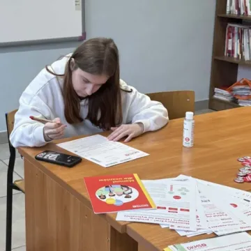 „Komórkomania” w ZSDiOŚ. Uczniowie i nauczyciele wsparli DKMS