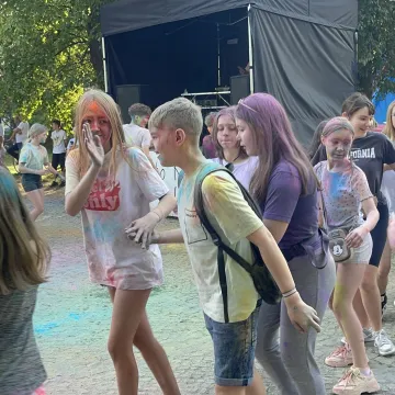 Magia kolorów, czyli Holi Day 2024 w Radomsku