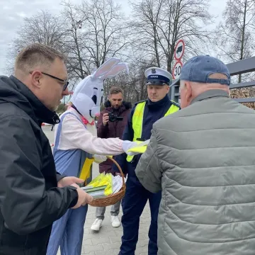 Świąteczny czas i większa czujność. Funkcjonariusze przypominali o bezpieczeństwie