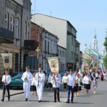 Procesje przemierzyły ulice