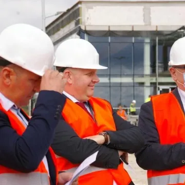 Radni wizytowali budowę nowego basenu w Radomsku