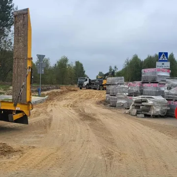 Zaawansowane prace drogowe na strefie inwestycyjnej w Radomsku