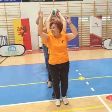 Sportowe zmagania seniorów w Radomsku. Była rywalizacja i integracja