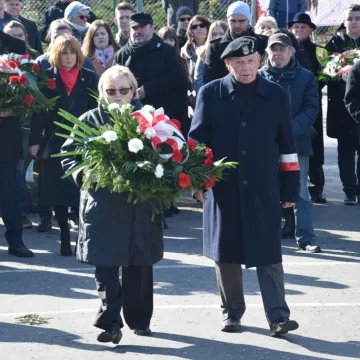 Cześć i chwała bohaterom!