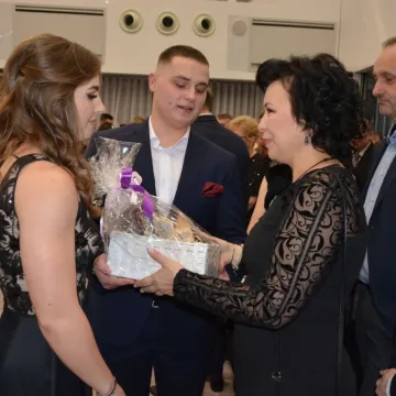 Studniówkowy bal maturalny I LO w Radomsku