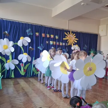 Przedszkolaki z PP nr 9 witają nową porę roku