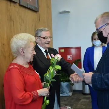 „Złoci” małżonkowie odznaczeni medalami