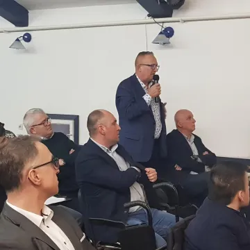 W Radomsku debatowano nad przyszłością starego basenu