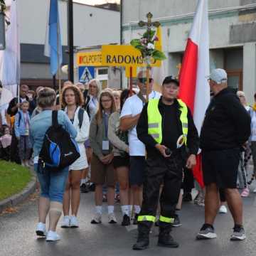 Podróż wiary. Pielgrzymi z Radomska w drodze na Jasną Górę