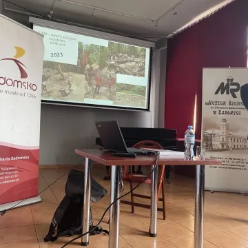 [WIDEO] Poszukiwania szczątków kapitana Stanisława Sojczyńskiego-Warszyca. Wykład dr Krzysztofa Latochy w Muzeum Regionalnym w Radomsku