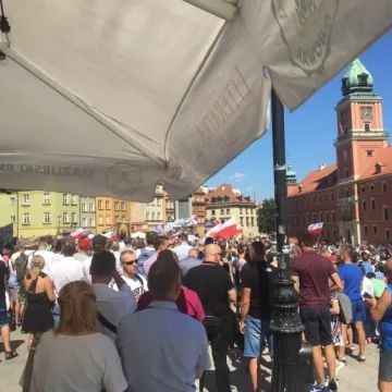 W Warszawie protestowali radomszczanie przeciwko m.in. noszeniu maseczek