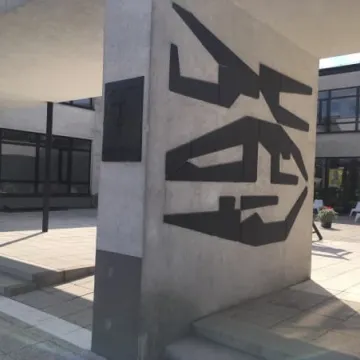 Odsłonięcie płaskorzeźby Tadeusza Różewicza