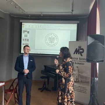 [WIDEO] Poszukiwania szczątków kapitana Stanisława Sojczyńskiego-Warszyca. Wykład dr Krzysztofa Latochy w Muzeum Regionalnym w Radomsku