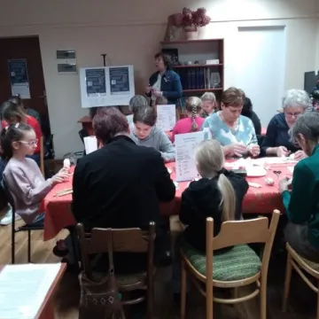 Pisanki i pająki ludowe ożywiły tradycję w Gidlach