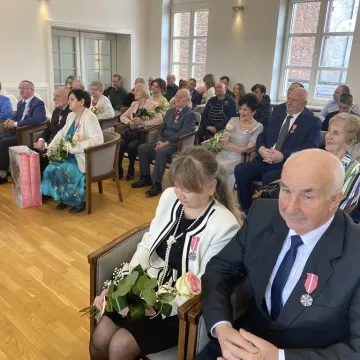 Razem przez pół wieku. Medale trafiły do dziesięciu par