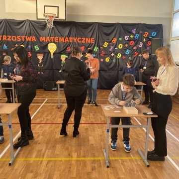 [WIDEO] Matematyka nie taka straszna. I Międzyszkolne Mistrzostwa Matematyczne w PSP nr 8 w Radomsko