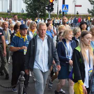 Podróż wiary. Pielgrzymi z Radomska w drodze na Jasną Górę