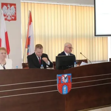 Spór wokół sprzedaży budynku przy al. Jana Pawła II w Radomsku