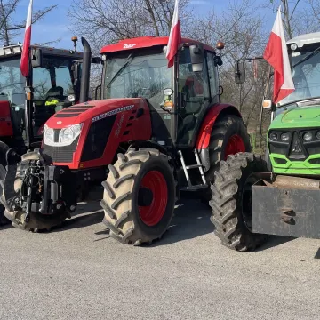 [WIDEO] Zaczęło się. Przedbórz stoi. Rolnicy walczą o Polskę