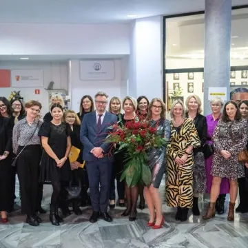 Dyrektor DPS w Radziechowicach otrzymała wyróżnienie w konursie