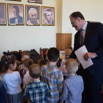 Przedszkolaki z wizytą w urzędzie miasta