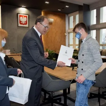 Młodzi zawodnicy z Radomska odebrali stypendia sportowe