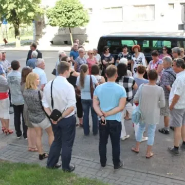 Spacer z rewitalizacją w tle