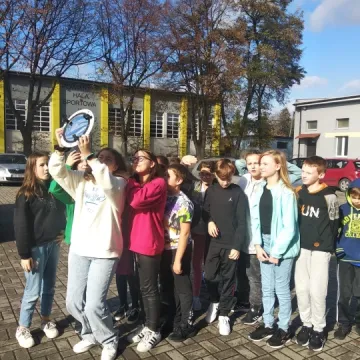 Uczniowie „czwórki” obserwowali zaćmienie Słońca